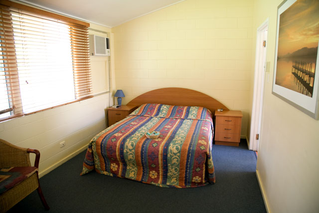 Sirrom - Bedroom Sirrom - Bedroom